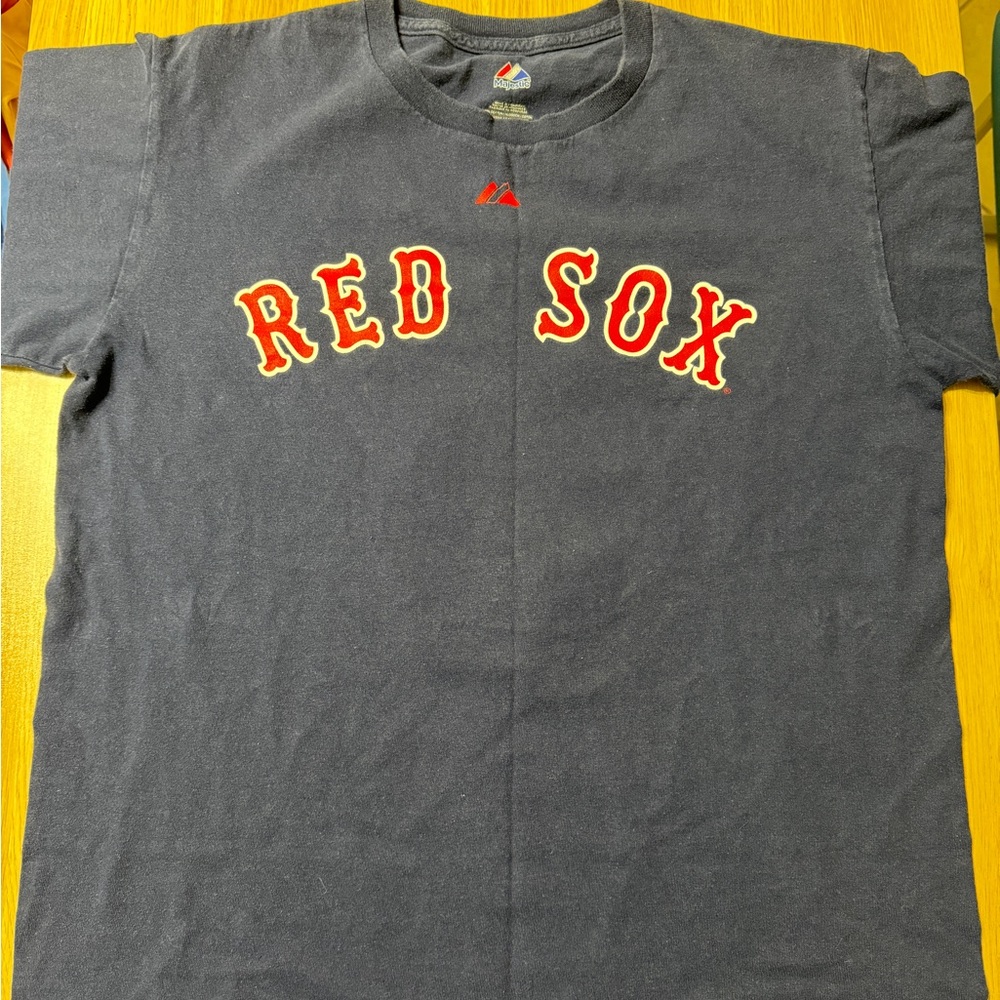 Carl Yastrzemski Red Sox T-shirt, men’s medium.